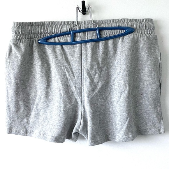 🛑SOLD🛑NWT High Rise Heather Grey Fleece Shorts Size XL - Picture 5 of 5